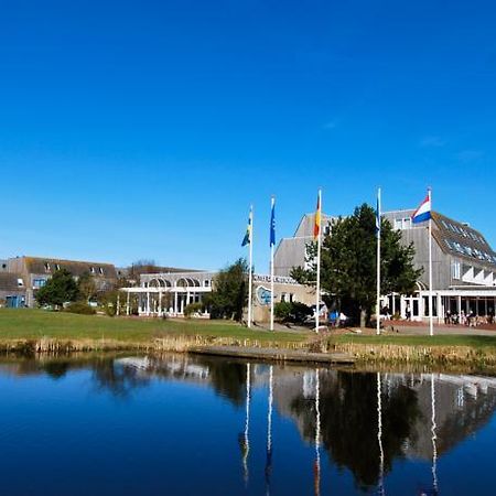 'T Strandhuys En De Vuurtoren, Met Eigen Keuken, Zonnig Terras Nabij Dorp, Duinen En Strand, Incl Verwarmd Binnen Zwembad Hollum  Ruang foto
