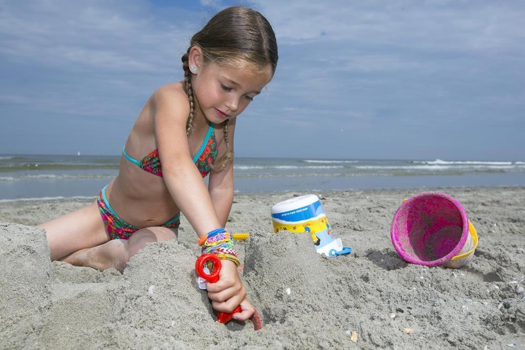 'T Strandhuys En De Vuurtoren, Met Eigen Keuken, Zonnig Terras Nabij Dorp, Duinen En Strand, Incl Verwarmd Binnen Zwembad Hollum  Bagian luar foto