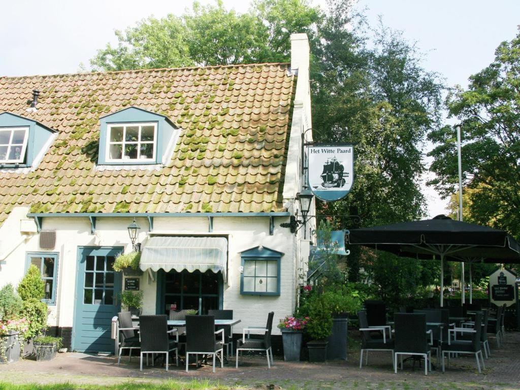 'T Strandhuys En De Vuurtoren, Met Eigen Keuken, Zonnig Terras Nabij Dorp, Duinen En Strand, Incl Verwarmd Binnen Zwembad Hollum  Bagian luar foto