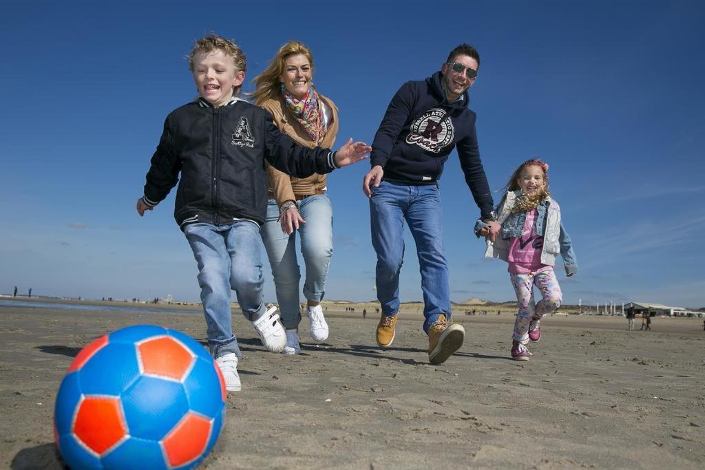 'T Strandhuys En De Vuurtoren, Met Eigen Keuken, Zonnig Terras Nabij Dorp, Duinen En Strand, Incl Verwarmd Binnen Zwembad Hollum  Bagian luar foto