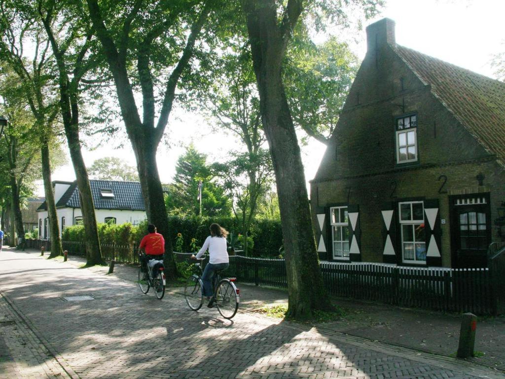 'T Strandhuys En De Vuurtoren, Met Eigen Keuken, Zonnig Terras Nabij Dorp, Duinen En Strand, Incl Verwarmd Binnen Zwembad Hollum  Bagian luar foto