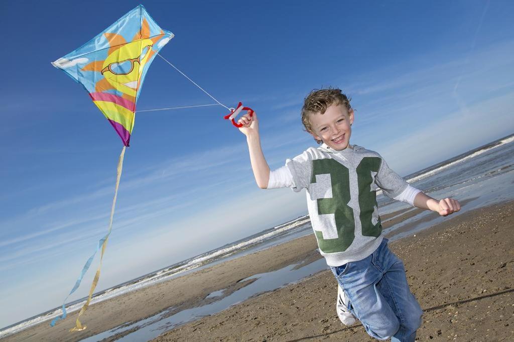 'T Strandhuys En De Vuurtoren, Met Eigen Keuken, Zonnig Terras Nabij Dorp, Duinen En Strand, Incl Verwarmd Binnen Zwembad Hollum  Bagian luar foto