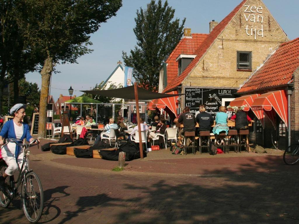 'T Strandhuys En De Vuurtoren, Met Eigen Keuken, Zonnig Terras Nabij Dorp, Duinen En Strand, Incl Verwarmd Binnen Zwembad Hollum  Bagian luar foto