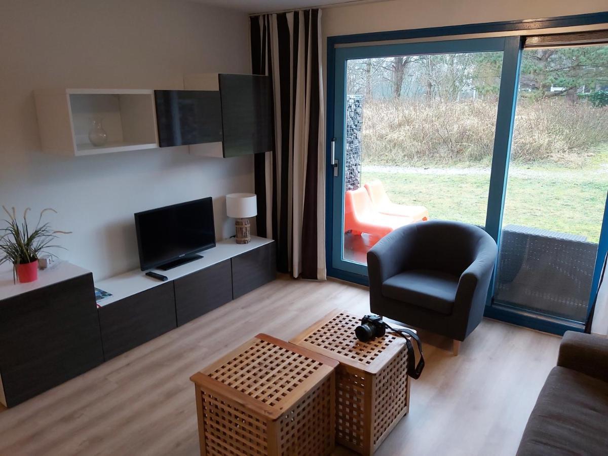'T Strandhuys En De Vuurtoren, Met Eigen Keuken, Zonnig Terras Nabij Dorp, Duinen En Strand, Incl Verwarmd Binnen Zwembad Hollum  Bagian luar foto
