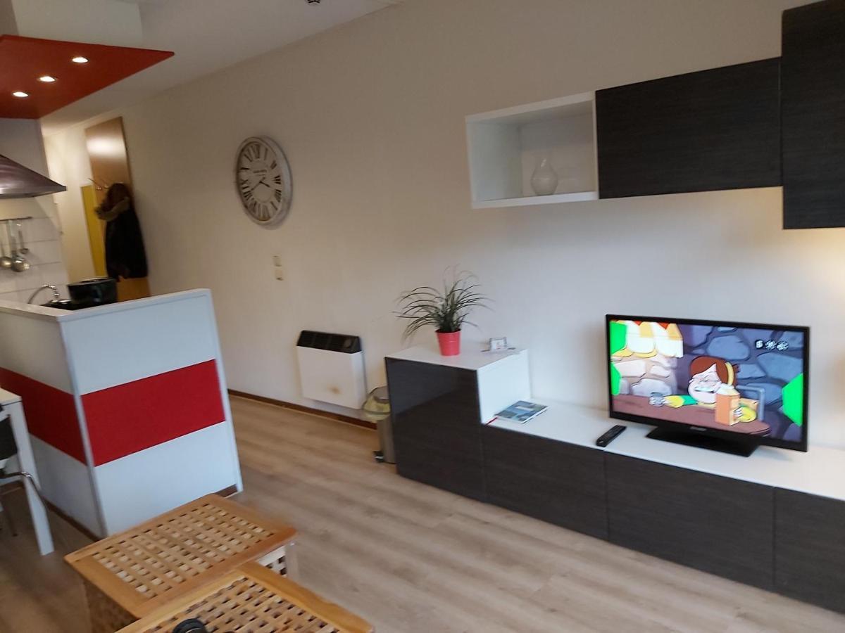 'T Strandhuys En De Vuurtoren, Met Eigen Keuken, Zonnig Terras Nabij Dorp, Duinen En Strand, Incl Verwarmd Binnen Zwembad Hollum  Bagian luar foto